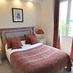 Du Chateau Отель 2*