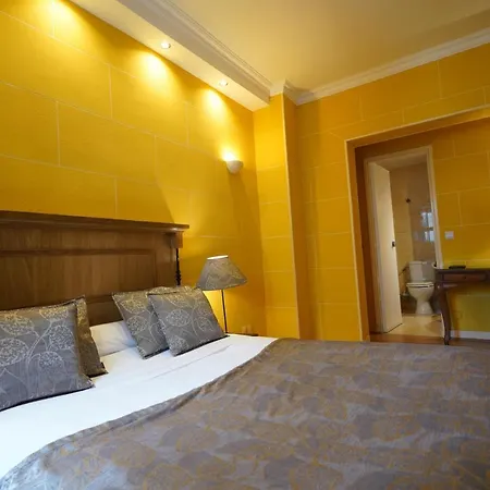 Du Chateau Hotel