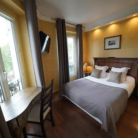 Du Château Hotel 2*