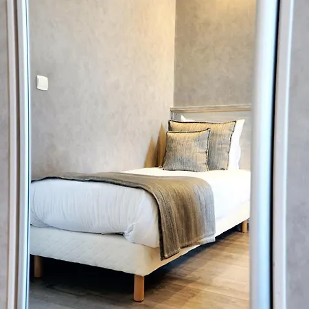 Du Chateau Hotel
