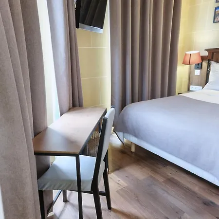 Du Château Hotel 2*