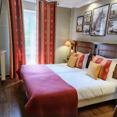 Du Château Hotel 2*
