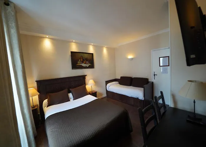 Du Chateau Hotel 2*