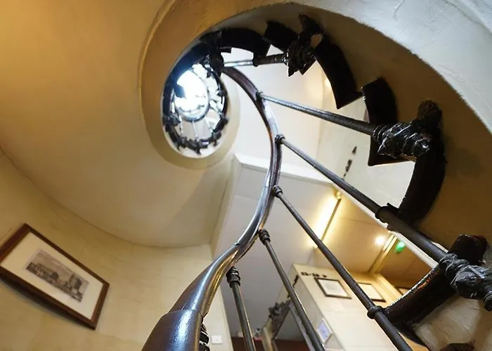 Du Chateau Hotel 2*
